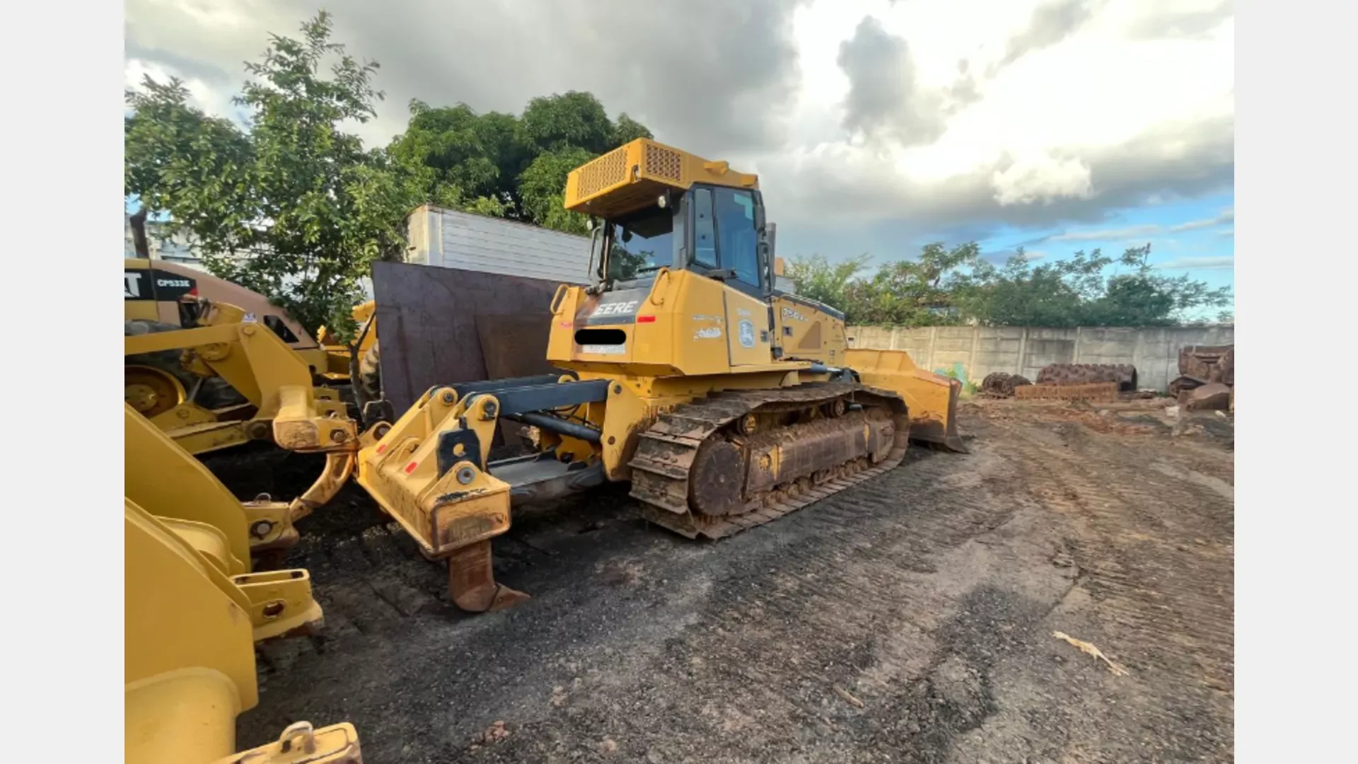Trator de esteira John Deere 750J 2018 - foto 1 de 4