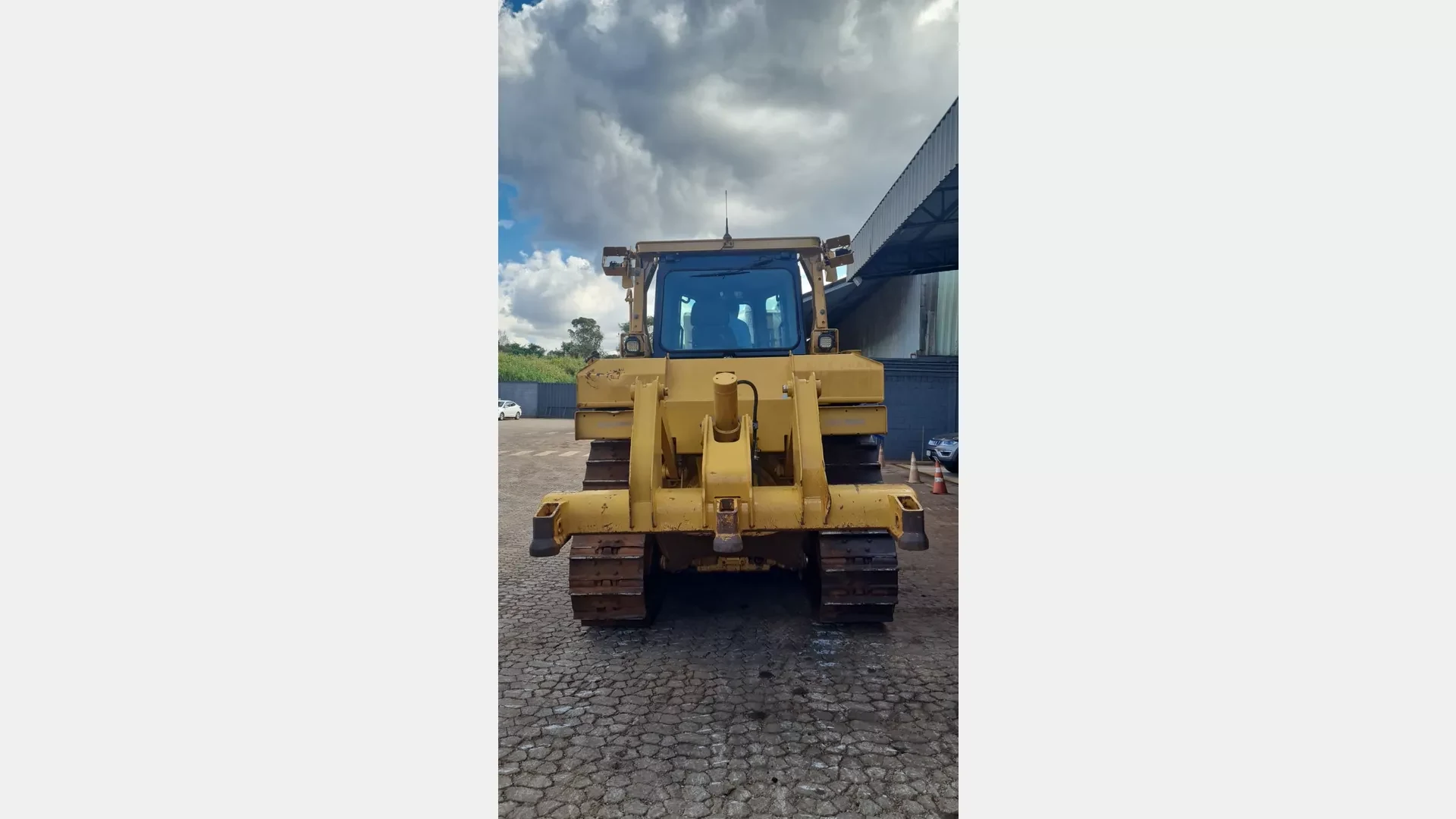 Trator de esteira Caterpillar D6T 2018 - foto 1 de 6