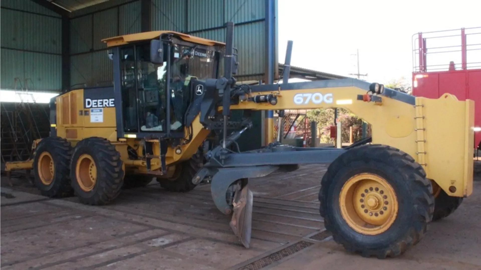 Motoniveladora John Deere TH10 2016 - foto 1 de 6