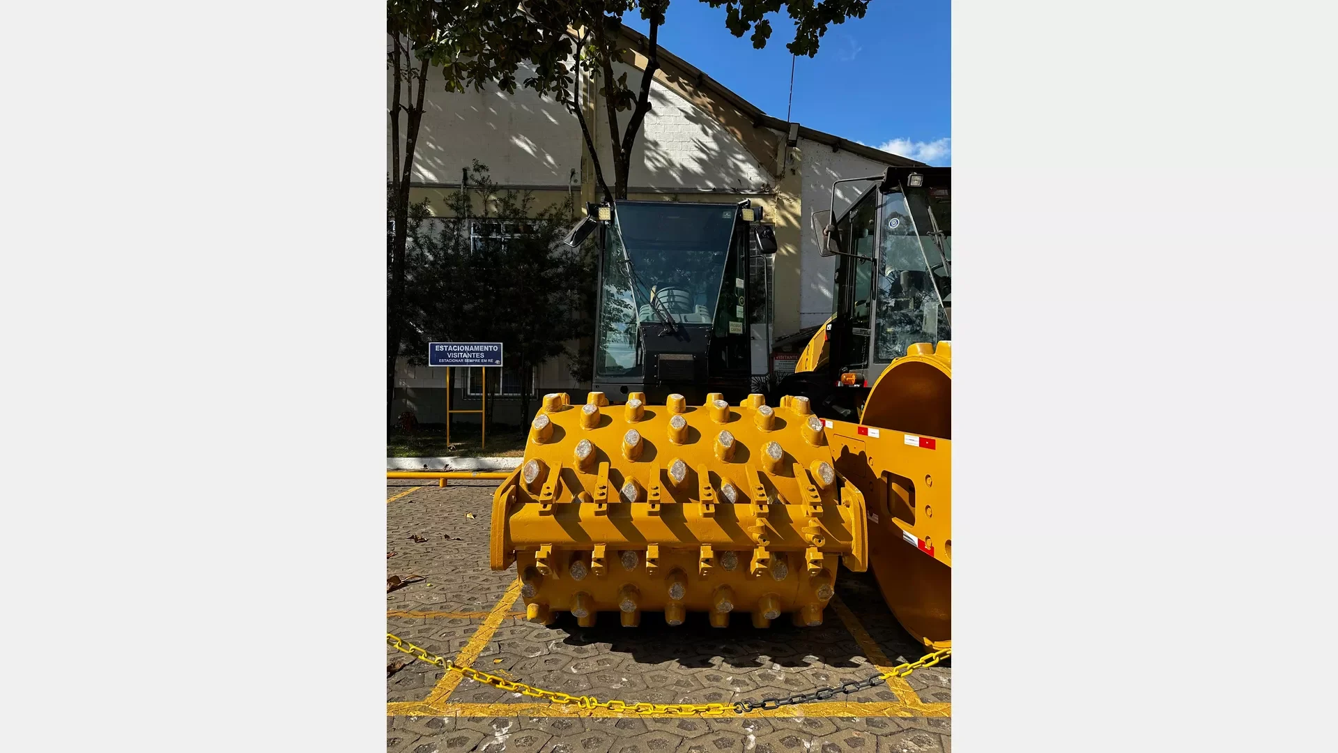 Rolo compactador Caterpillar CS 423E 2014 - foto 1 de 6