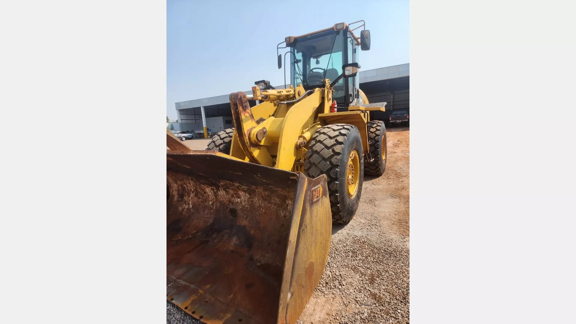 Pá Carregadeira Caterpillar 938H 2011 - foto 1 de 7