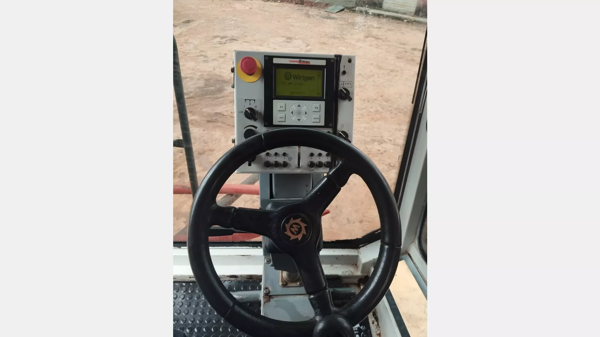 RECUPERADORA DE PAVIMENTOS Wirtgen WR2400 2009 - foto 1 de 5
