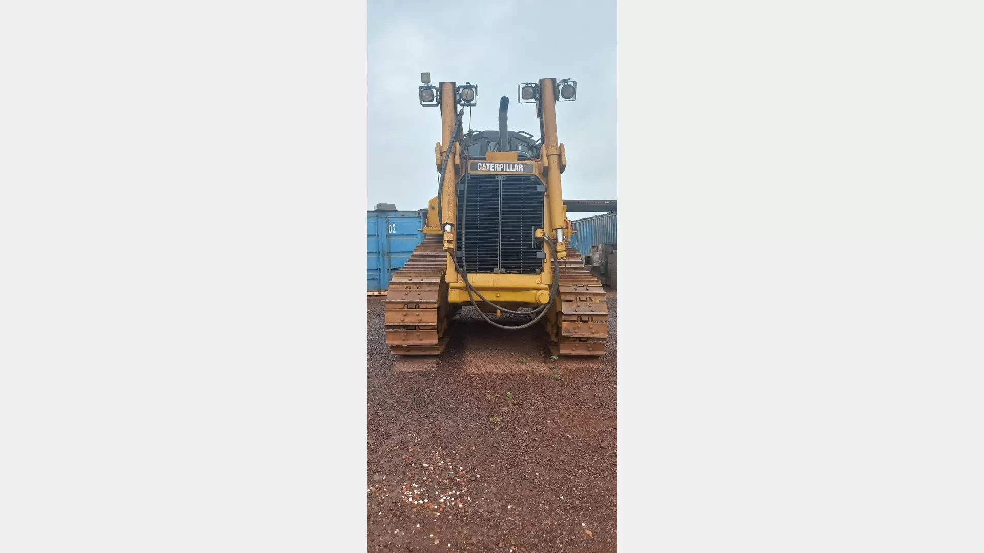 Trator de esteira Caterpillar D8T 2009 - foto 1 de 12