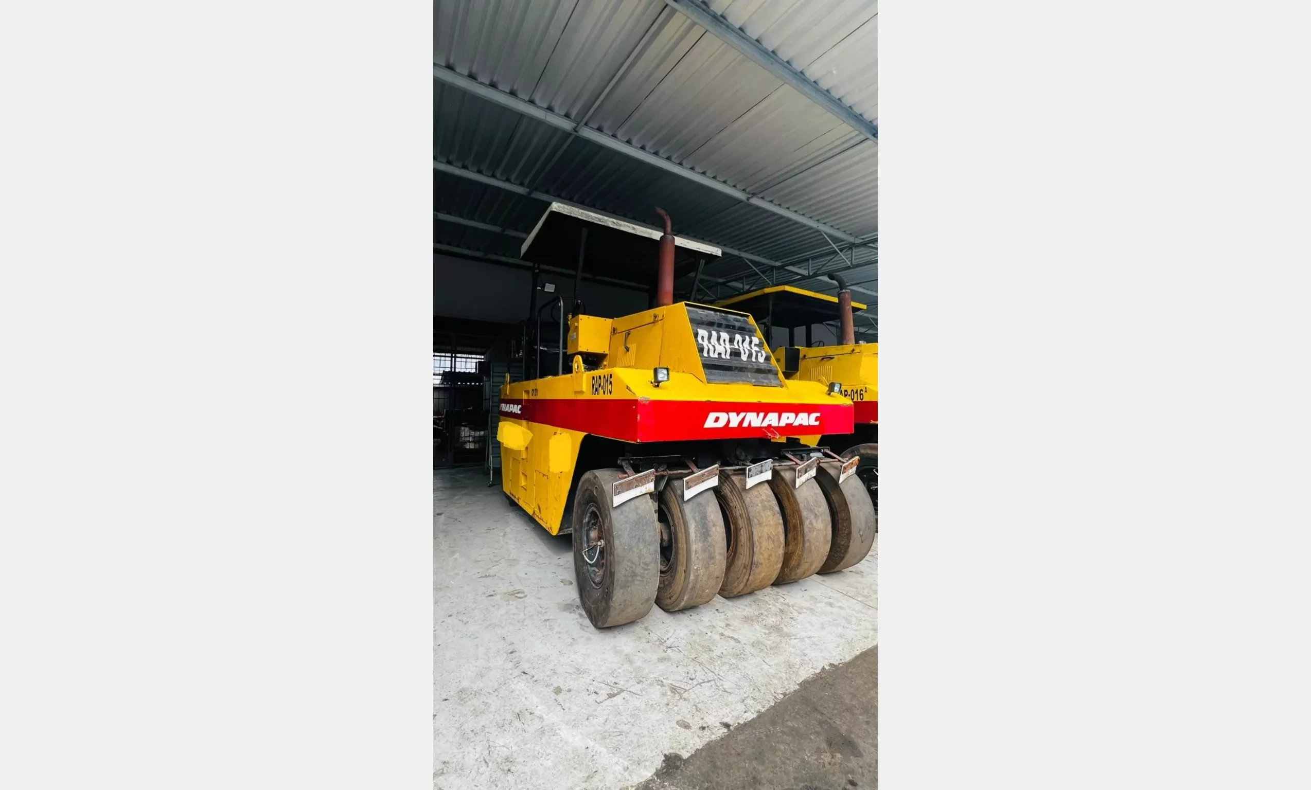Rolo compactador Dynapac CP274 2008 - foto 1 de 11