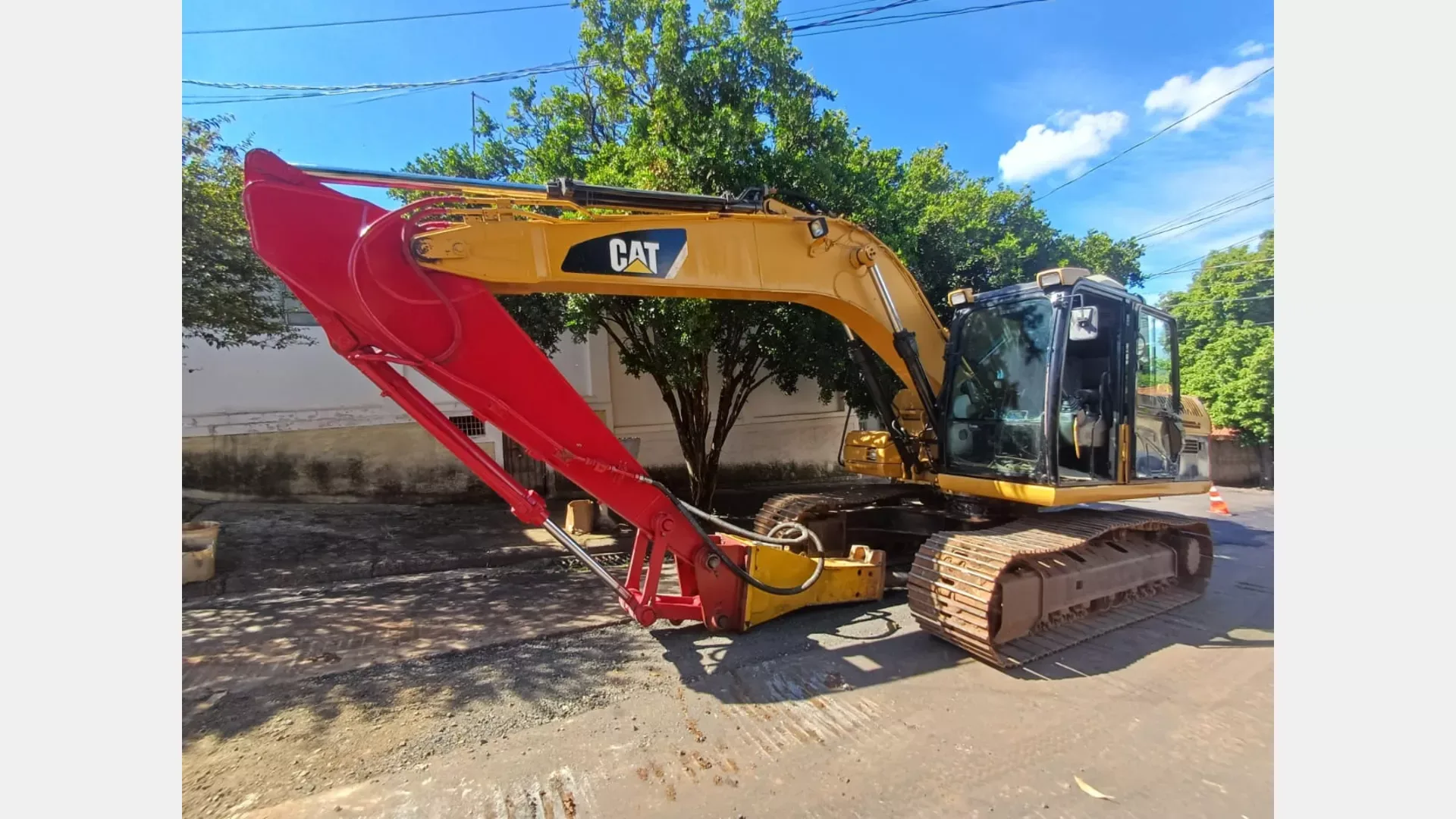 Escavadeira Caterpillar 315DL 2008 - foto 1 de 10