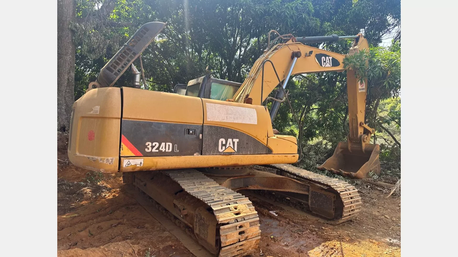 Escavadeira Caterpillar TH10 2008 - foto 1 de 12