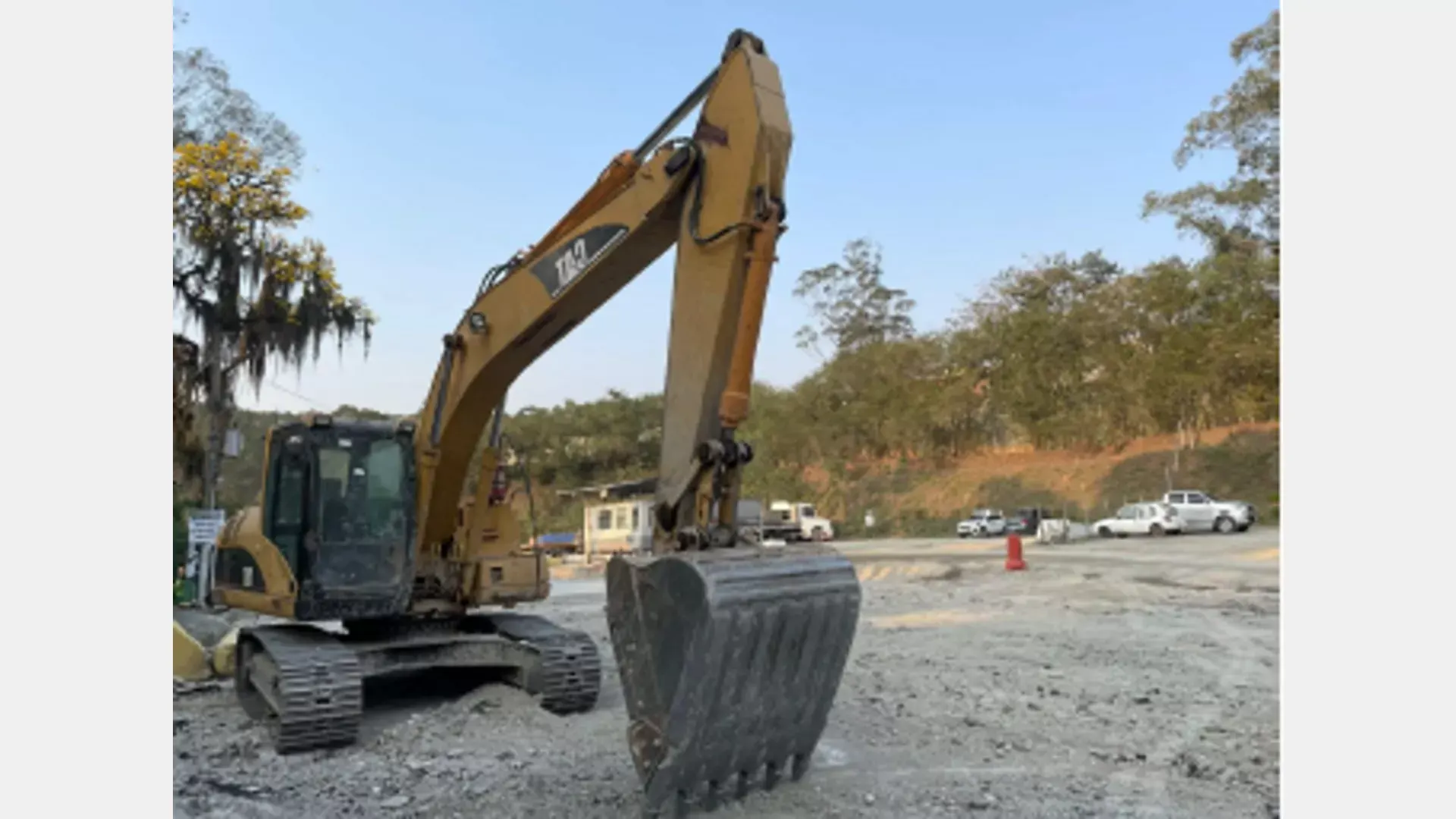 Escavadeira Caterpillar 320C 2006 - foto 1 de 1