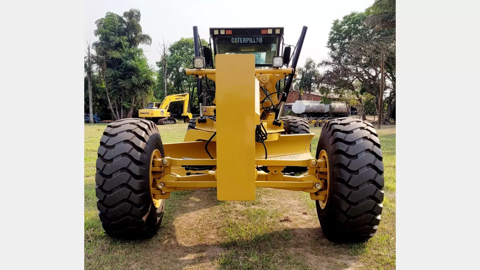 Motoniveladora Caterpillar TH10 2001 - foto 1 de 9