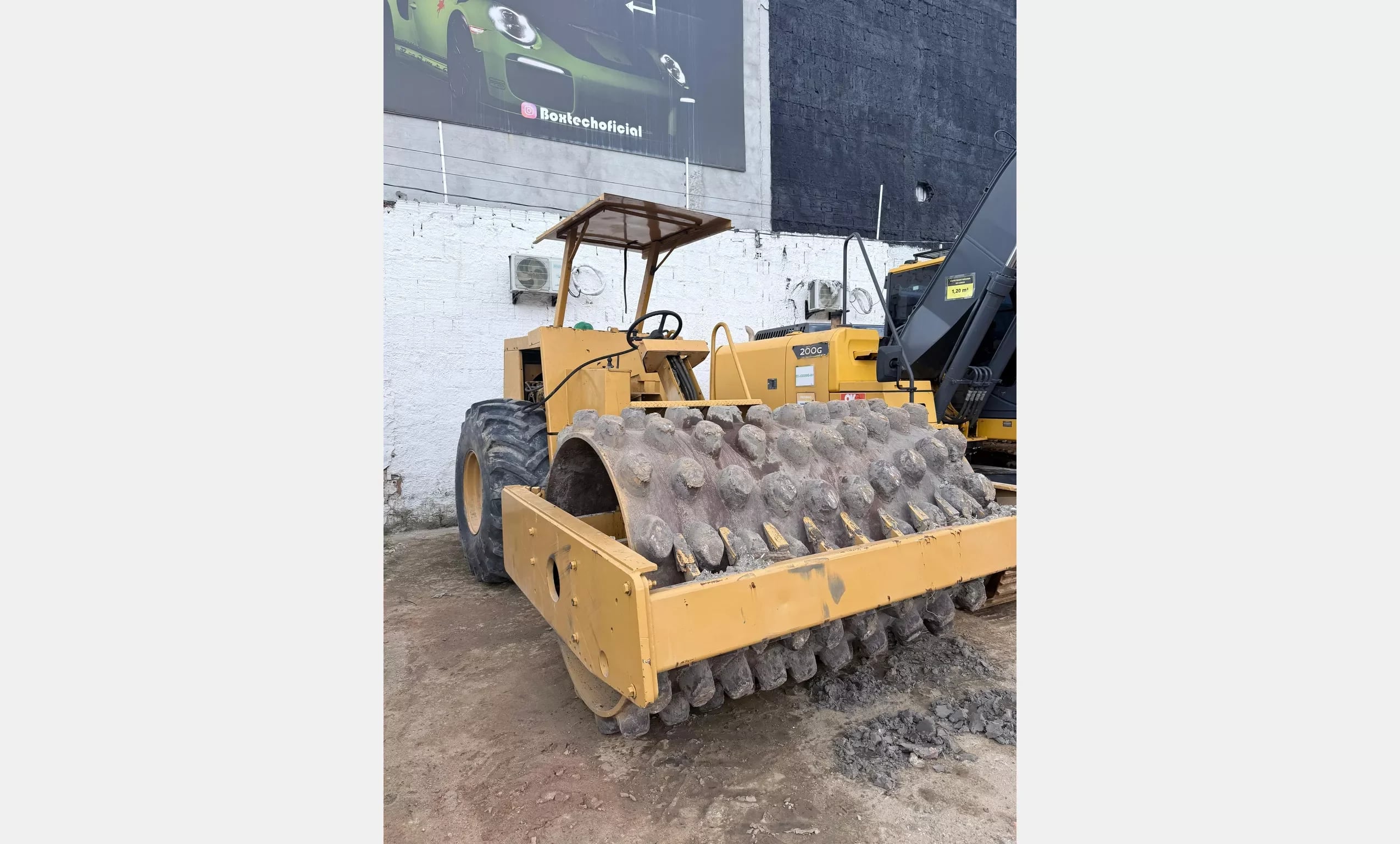 Rolo compactador Caterpillar CP533E 1996 - foto 1 de 7