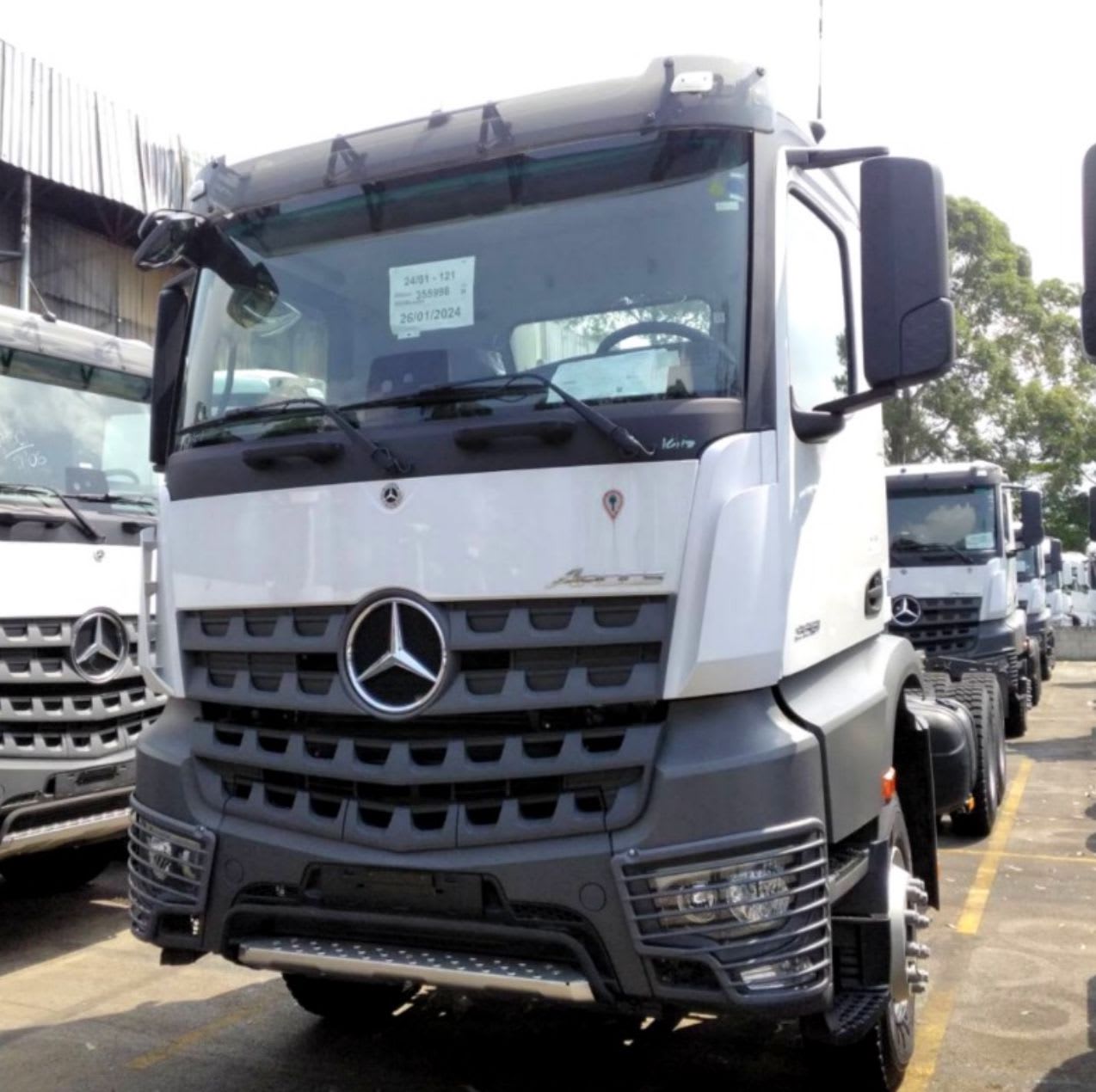Caminhão Mercedes Benz Arocs 4851 2024 - foto 1 de 2