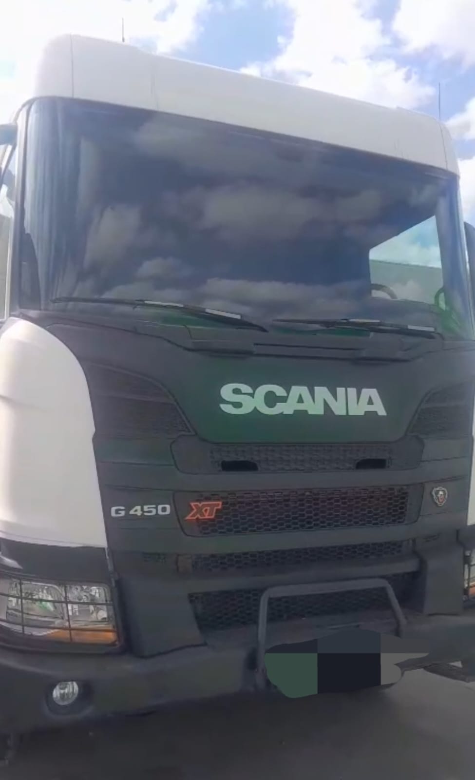 Caminhão Scania P 450 XT 2022 - foto 1 de 4