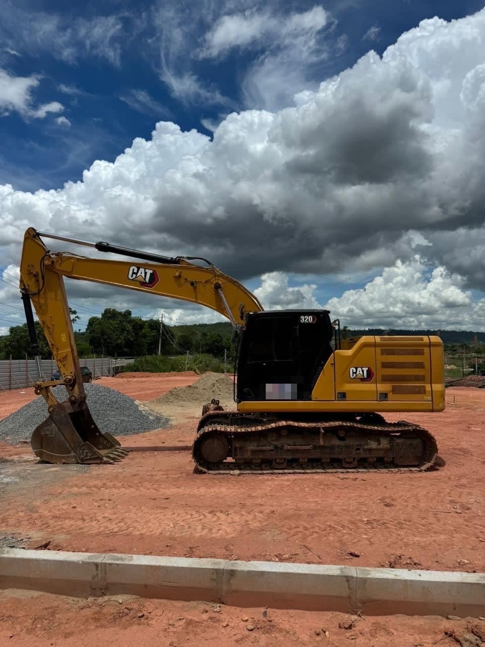 Escavadeira Caterpillar 320 2022 - foto 1 de 12