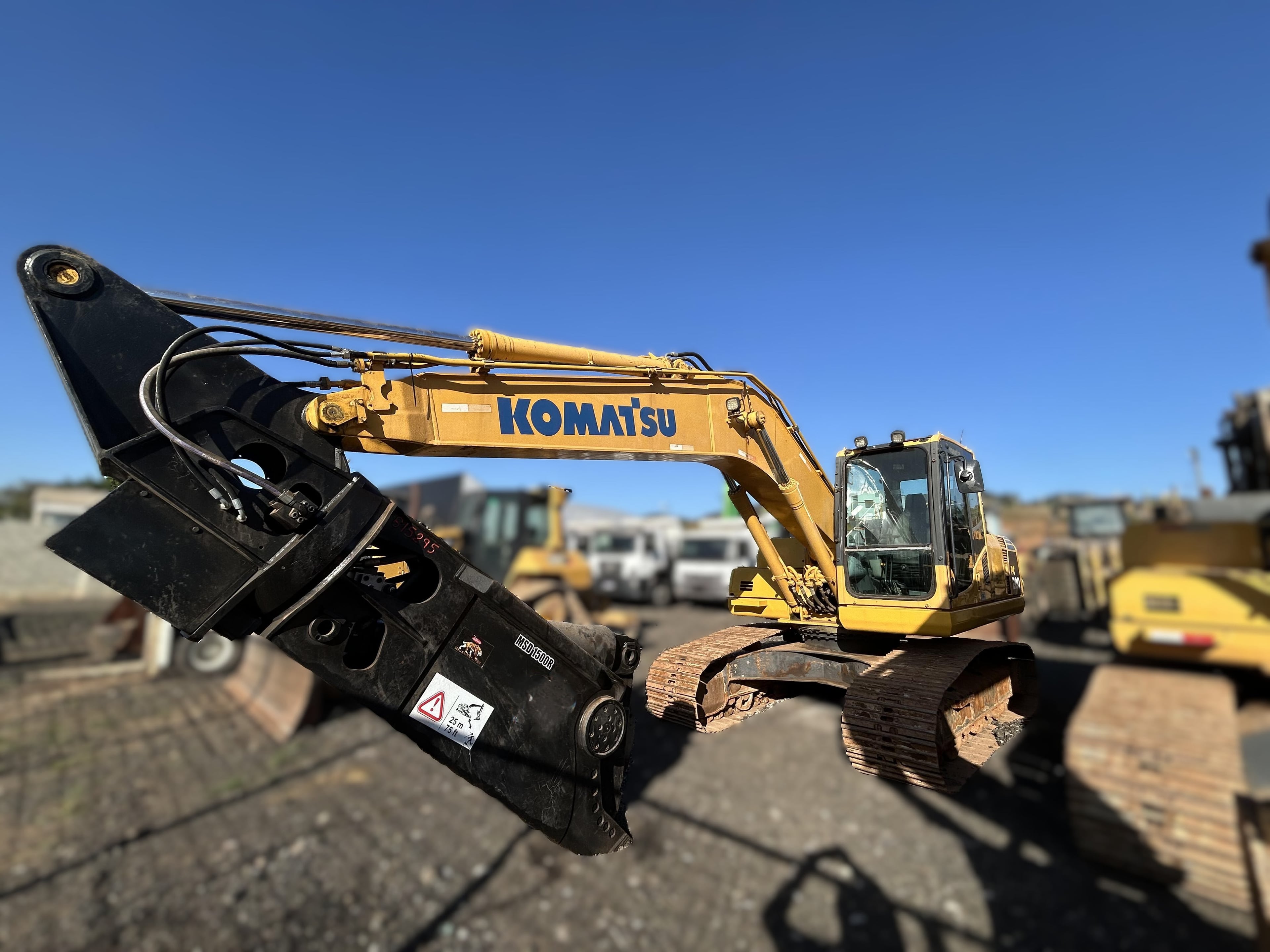 Escavadeira Komatsu PC200LC 2017 - foto 1 de 10