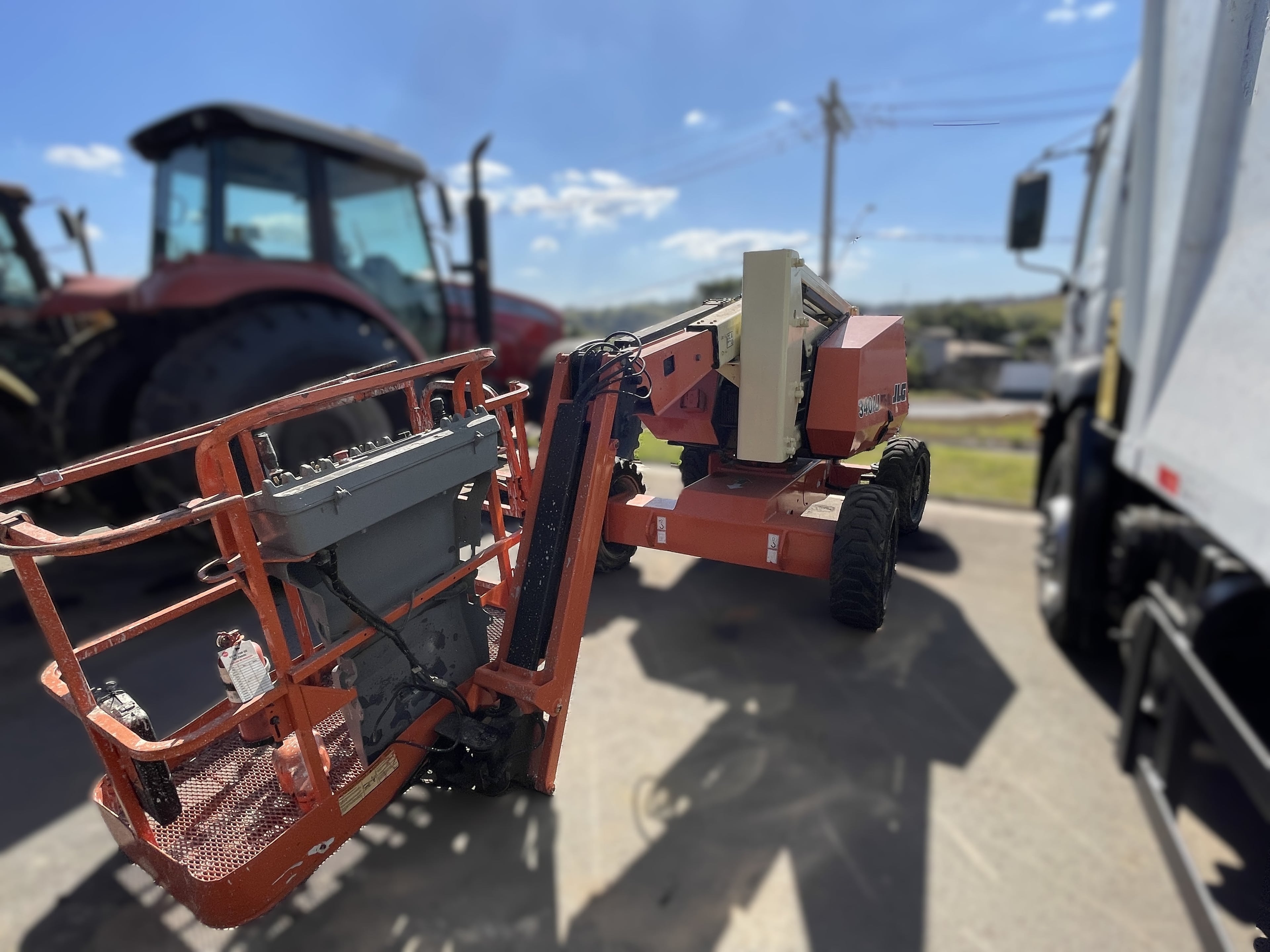 Plataforma elevatória JLG 340AJ 2014 - foto 1 de 10