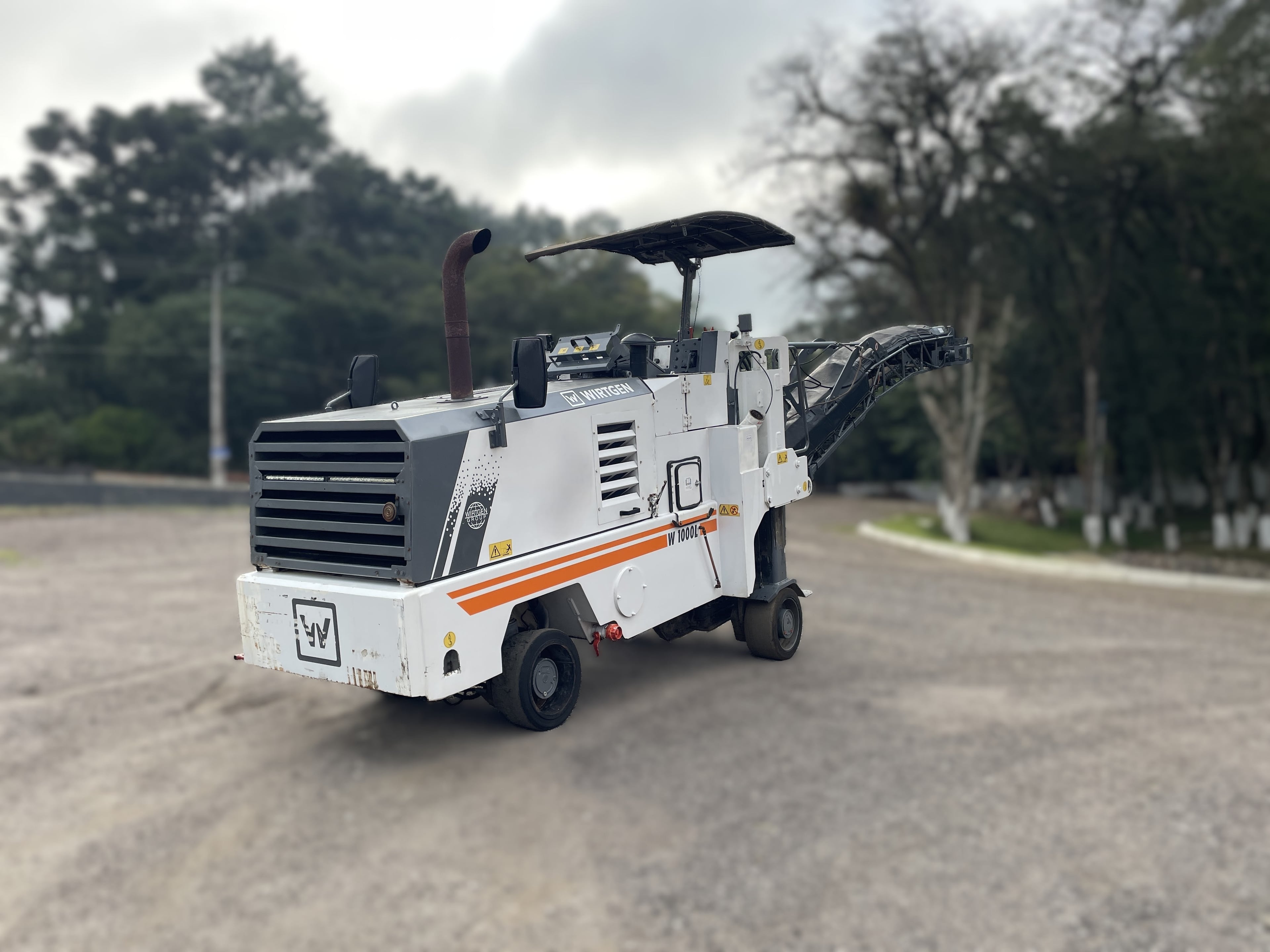 Fresadora de asfalto Wirtgen W1000L 2011 - foto 1 de 31