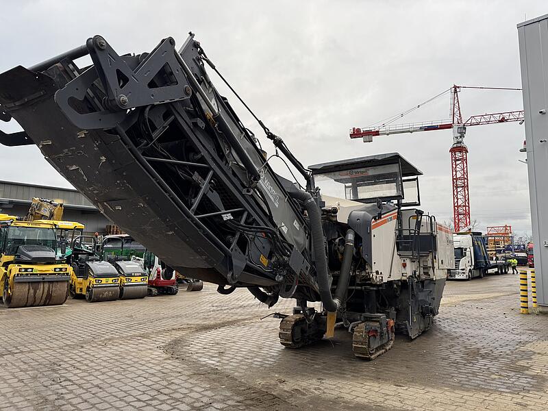Fresadora de asfalto Wirtgen W200 2014 - foto 1 de 25