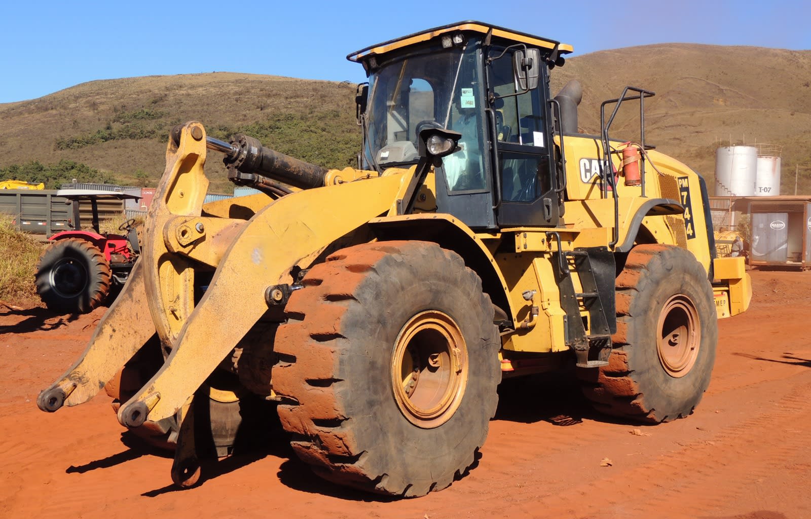 Pá Carregadeira Caterpillar  966L 2020 - foto 1 de 6