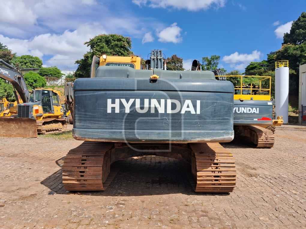Escavadeira Hyundai R220 2021 - foto 1 de 4