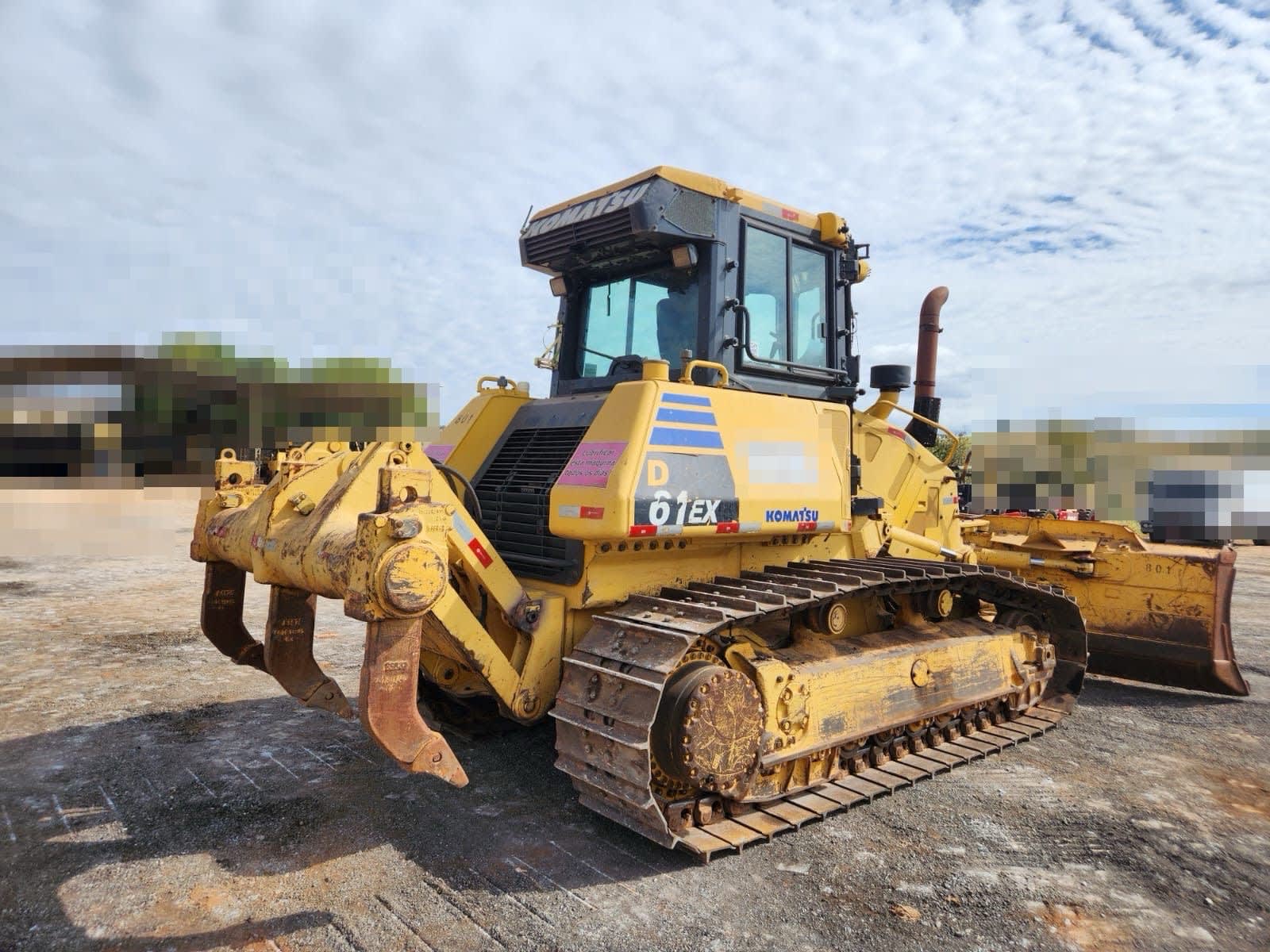 Trator de esteira Komatsu D61-EX 2017 - foto 1 de 5