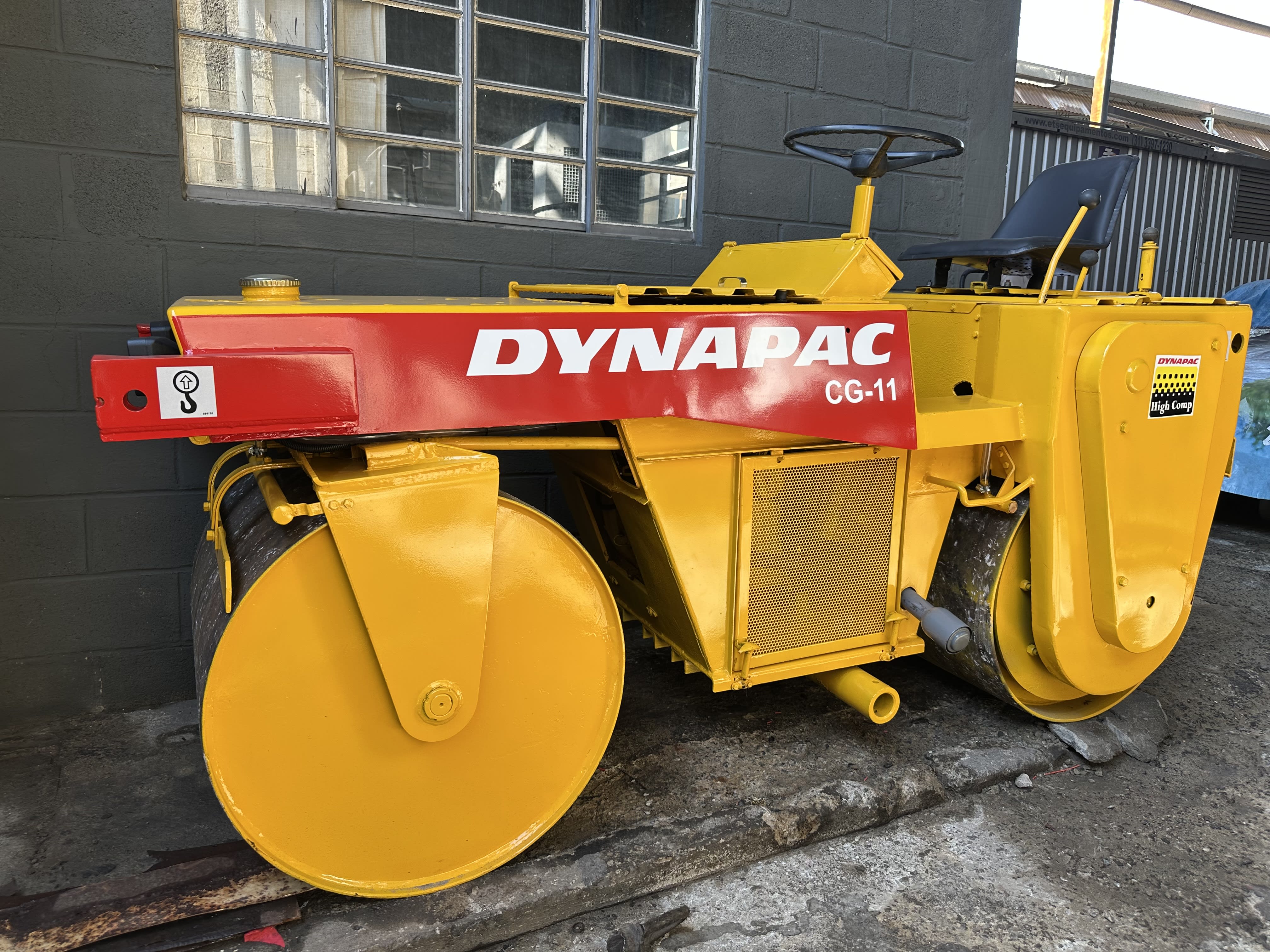 Rolo compactador Dynapac CG11 1990 - foto 1 de 7