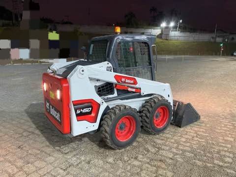 Mini Carregadeira Bobcat S450 2024 - foto 1 de 1