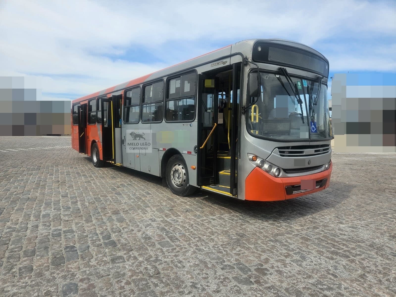 Ônibus Mercedes Benz INDUSCAR APACHE VIP 2014 - foto 1 de 11