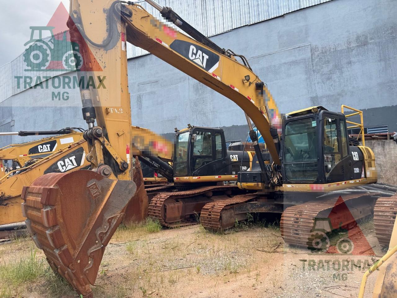 Escavadeira Caterpillar 320 D2L 2016 - foto 1 de 6