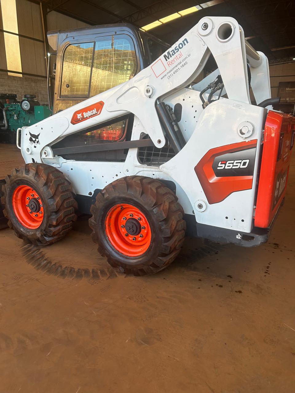 Mini Carregadeira Bobcat S650 2024 - foto 1 de 5