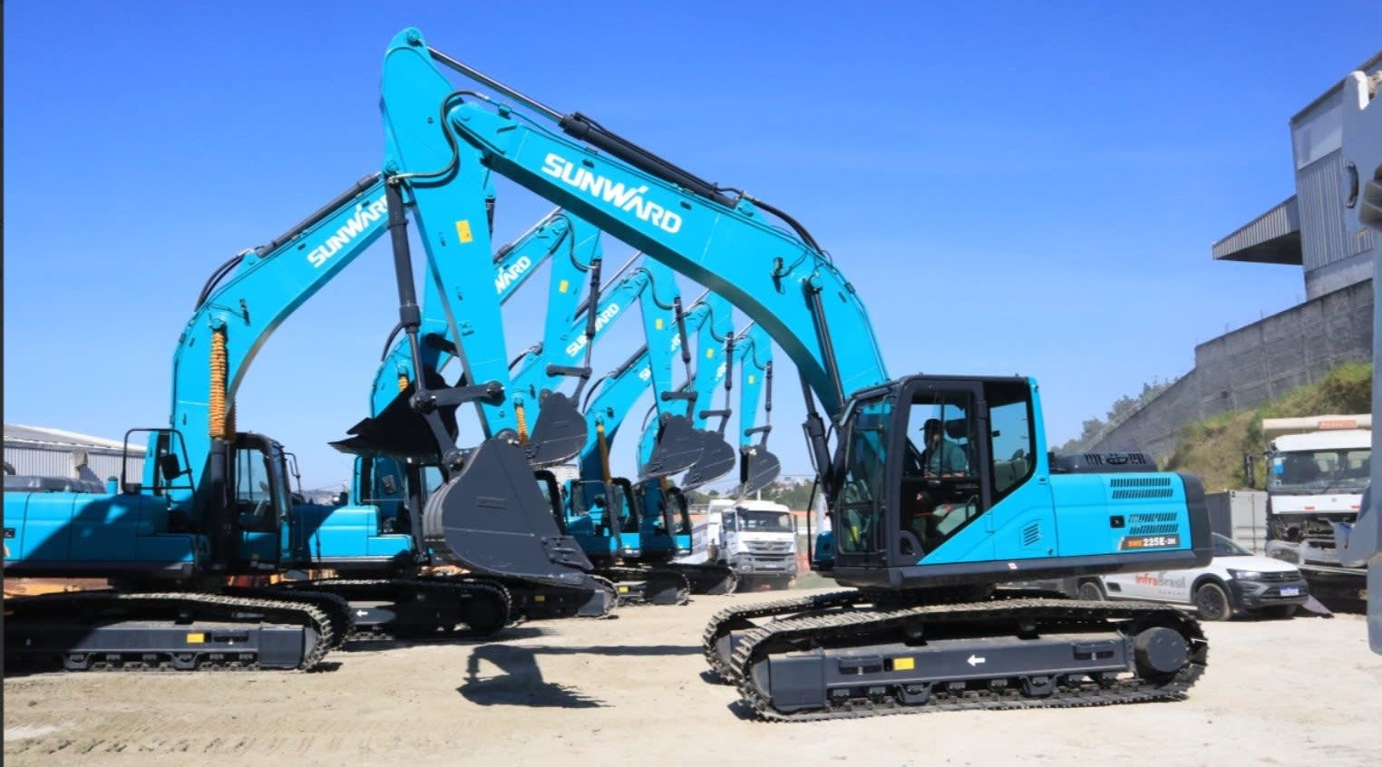 Escavadeira SUNWARD SWE225E-3H 2024 - foto 1 de 2