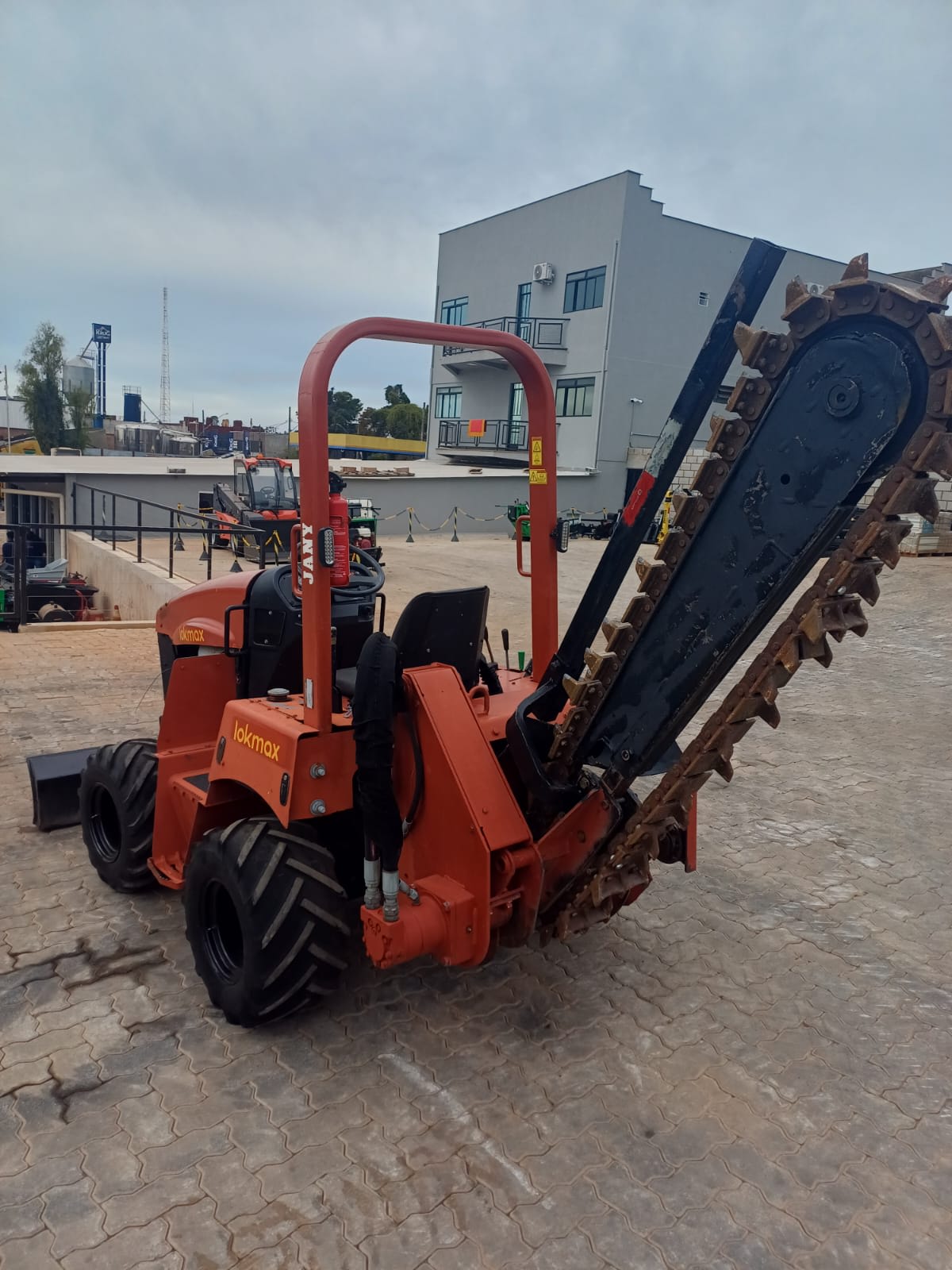 Valetadeira Tripulada Ditch Witch RT45 2018 - foto 1 de 7