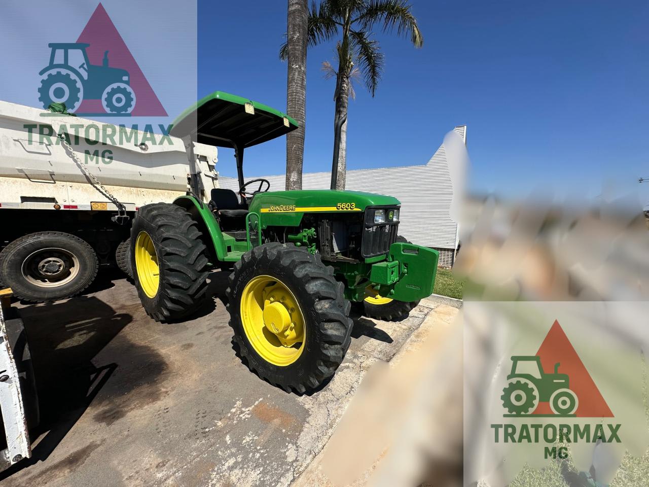 Trator agrícola John Deere 6190J 2019 - foto 1 de 7