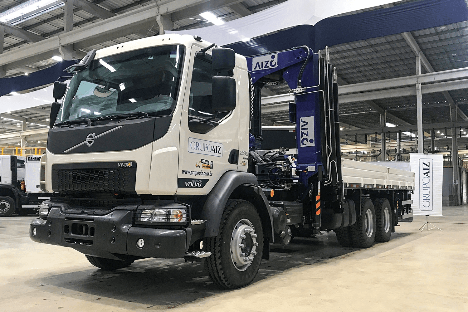 Caminhão Volvo VMX 290 6x4 2024 - foto 1 de 18