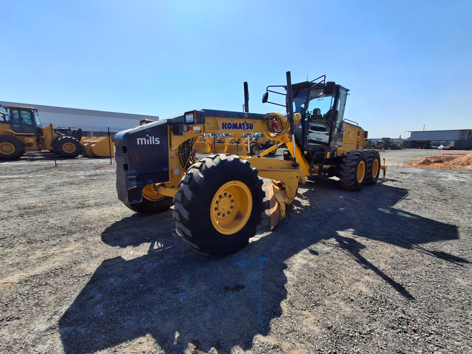 Motoniveladora Komatsu GD655-5 2024 - foto 1 de 8