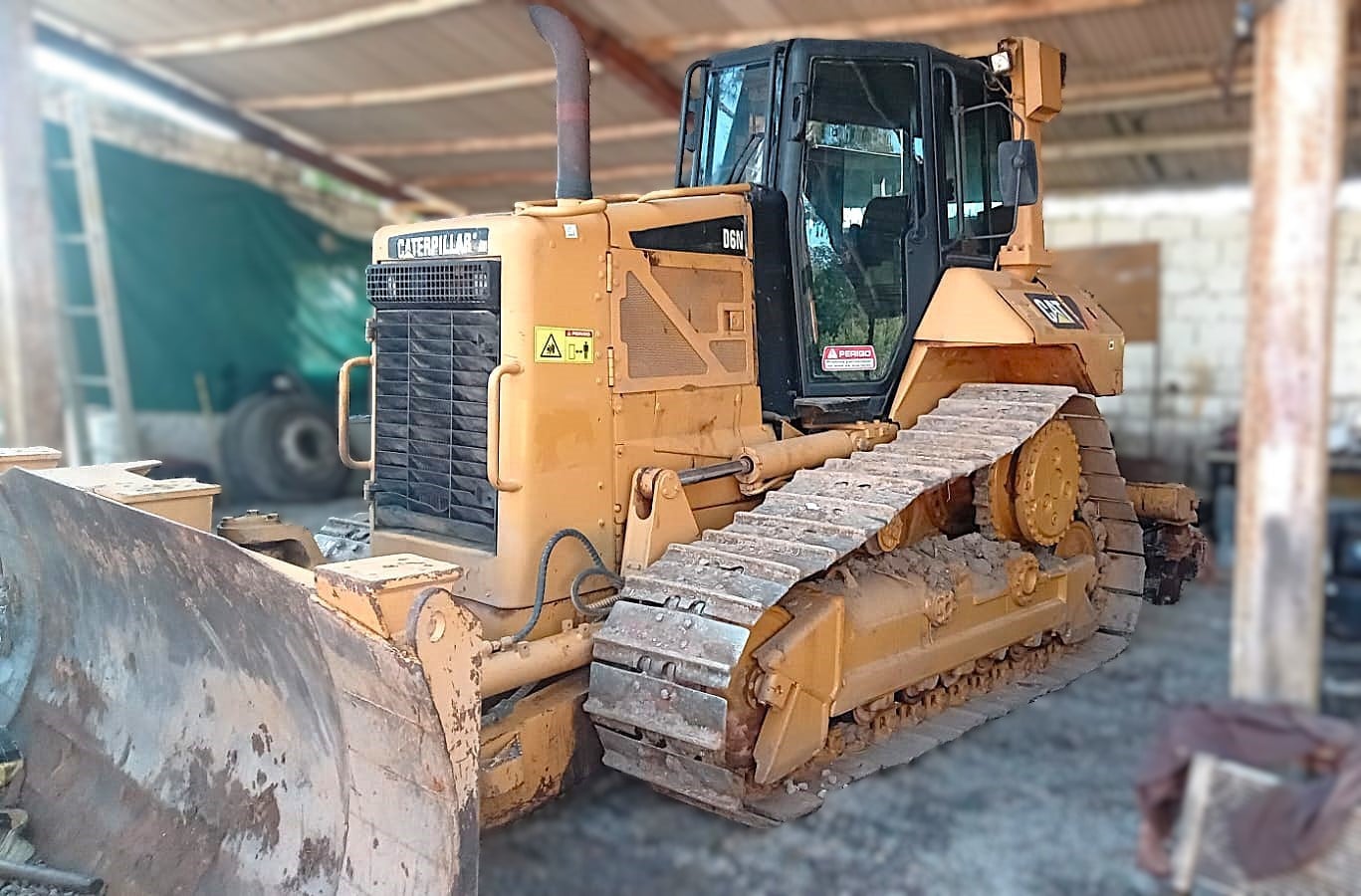 Trator de esteira Caterpillar D6N 2011 - foto 1 de 6