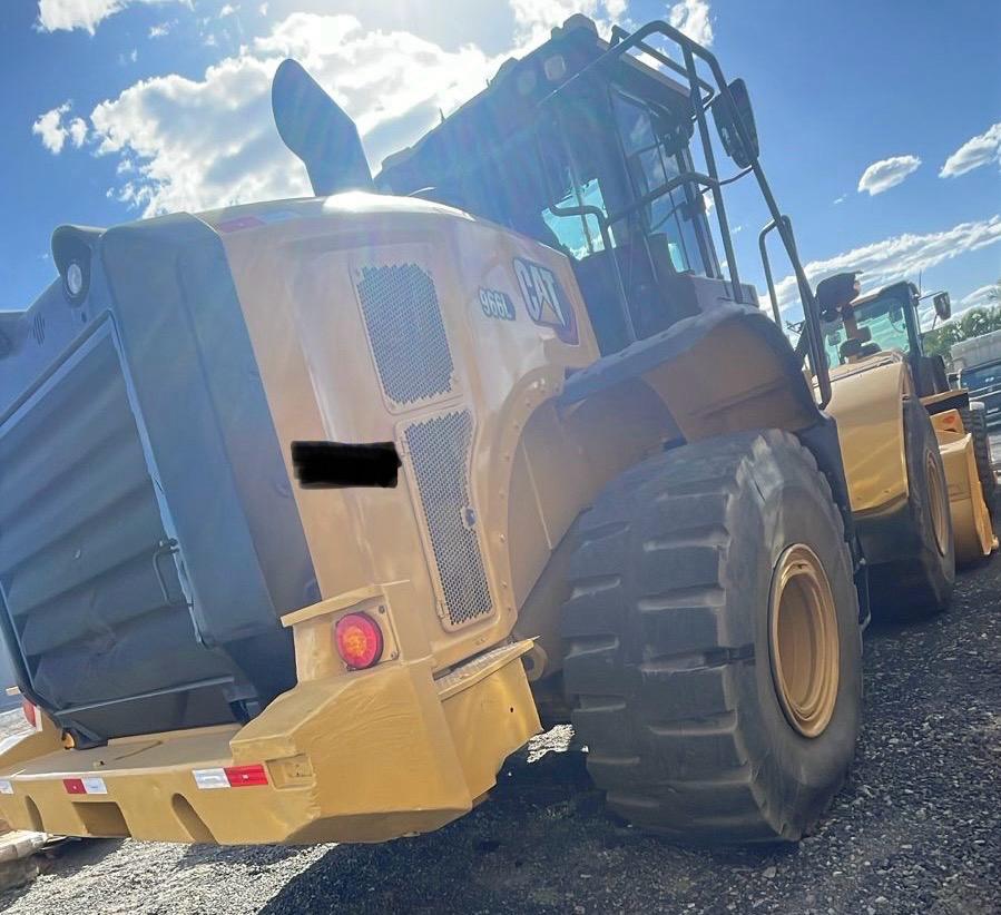 Pá Carregadeira Caterpillar 966 2019 - foto 1 de 4