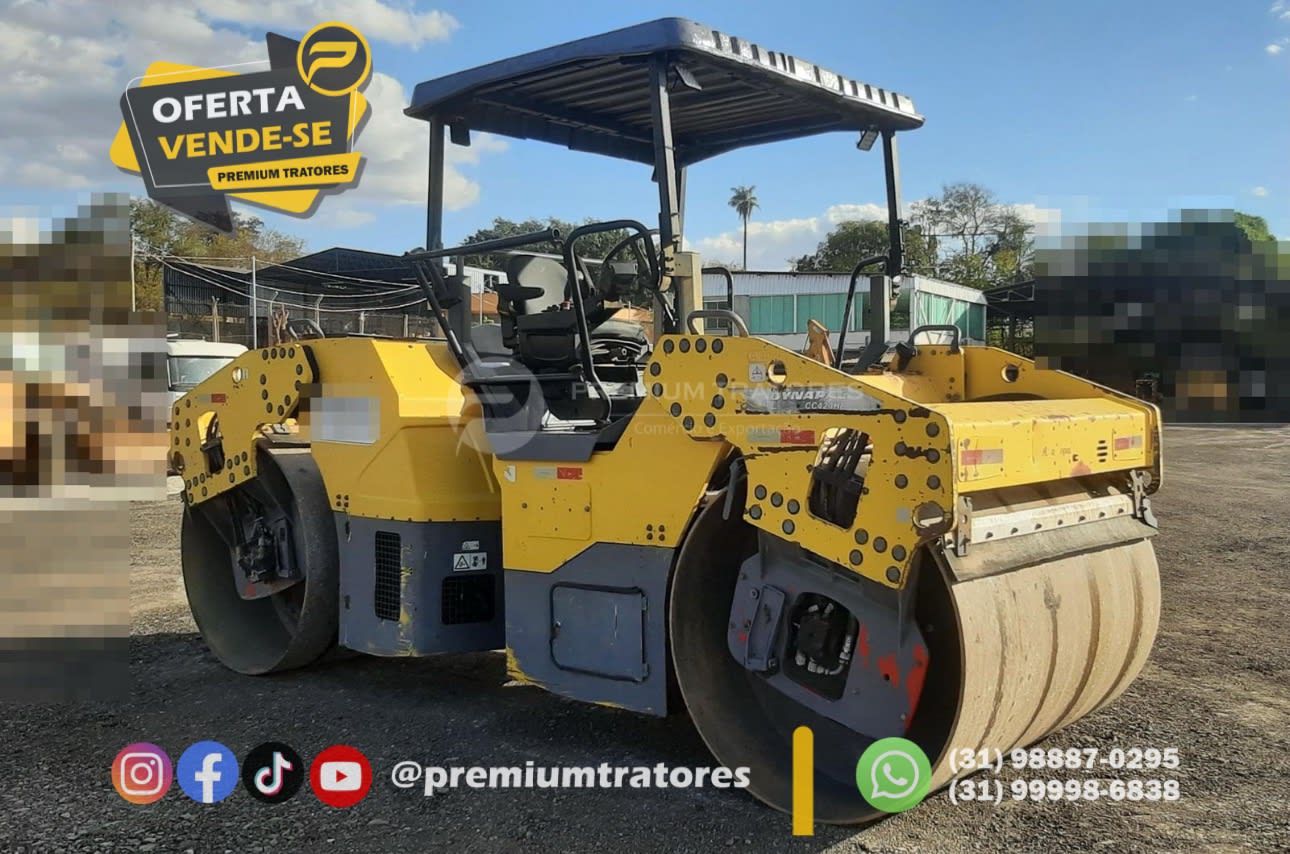Rolo compactador Dynapac CC424HF 2014 - foto 1 de 5