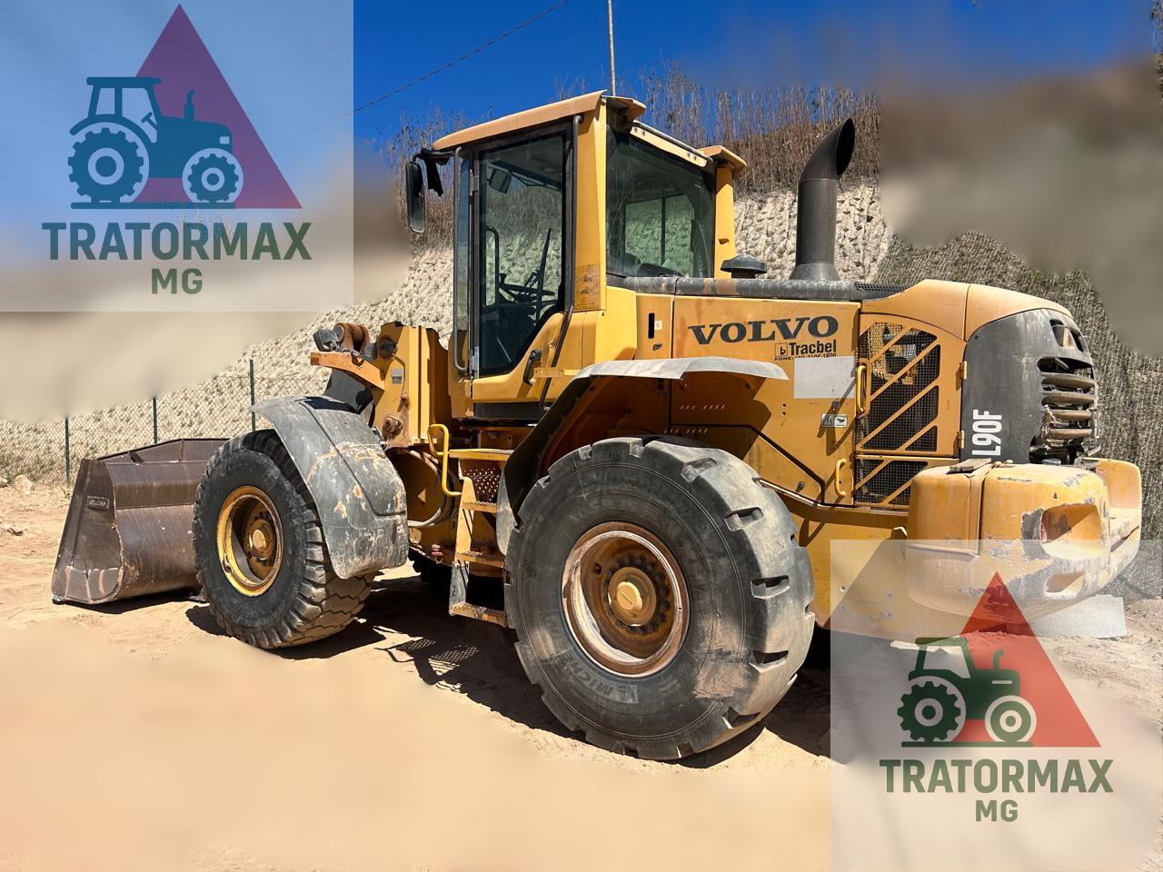 Pá Carregadeira Volvo L90 2009 - foto 1 de 2