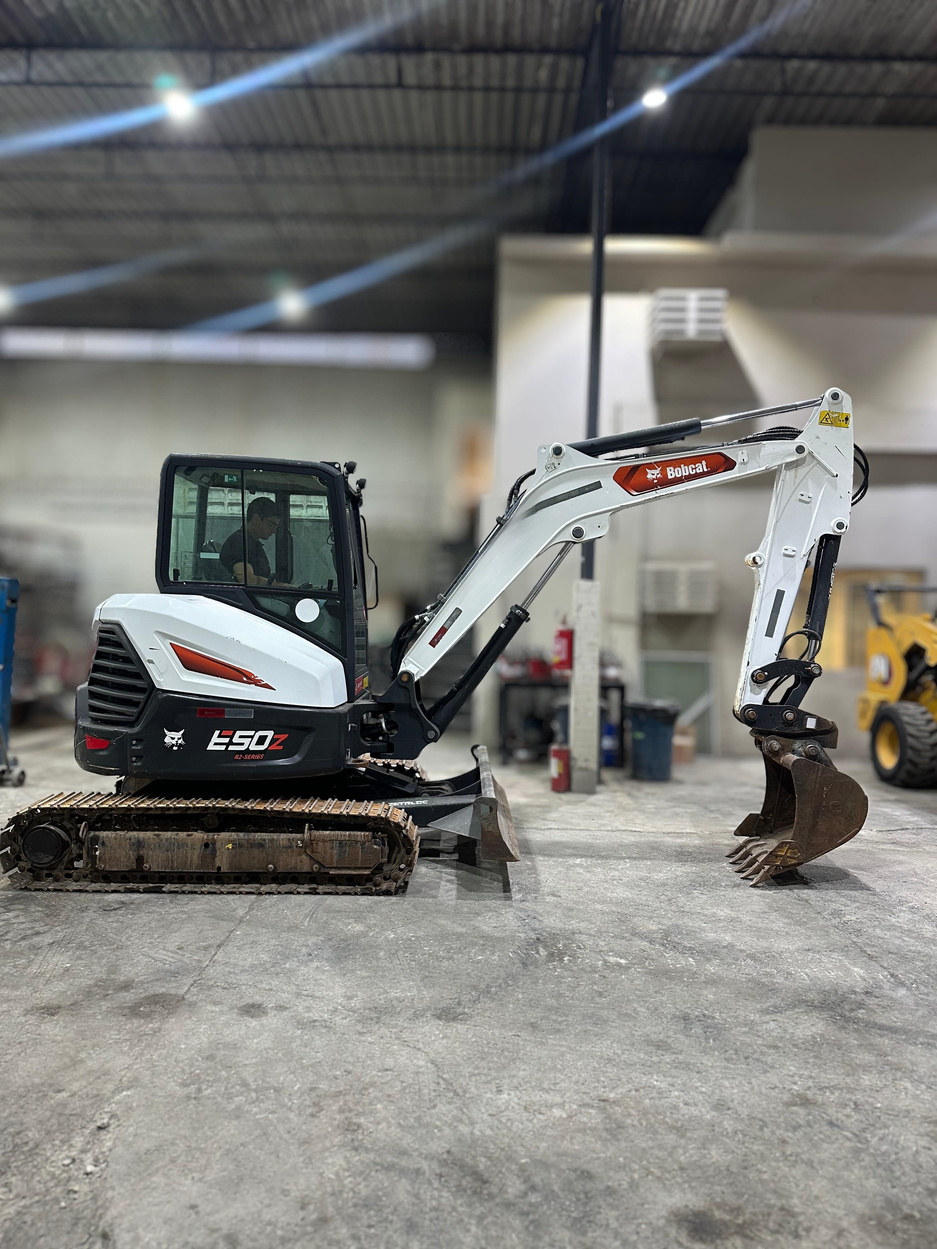 Mini Escavadeira Bobcat E50 2022 - foto 1 de 4