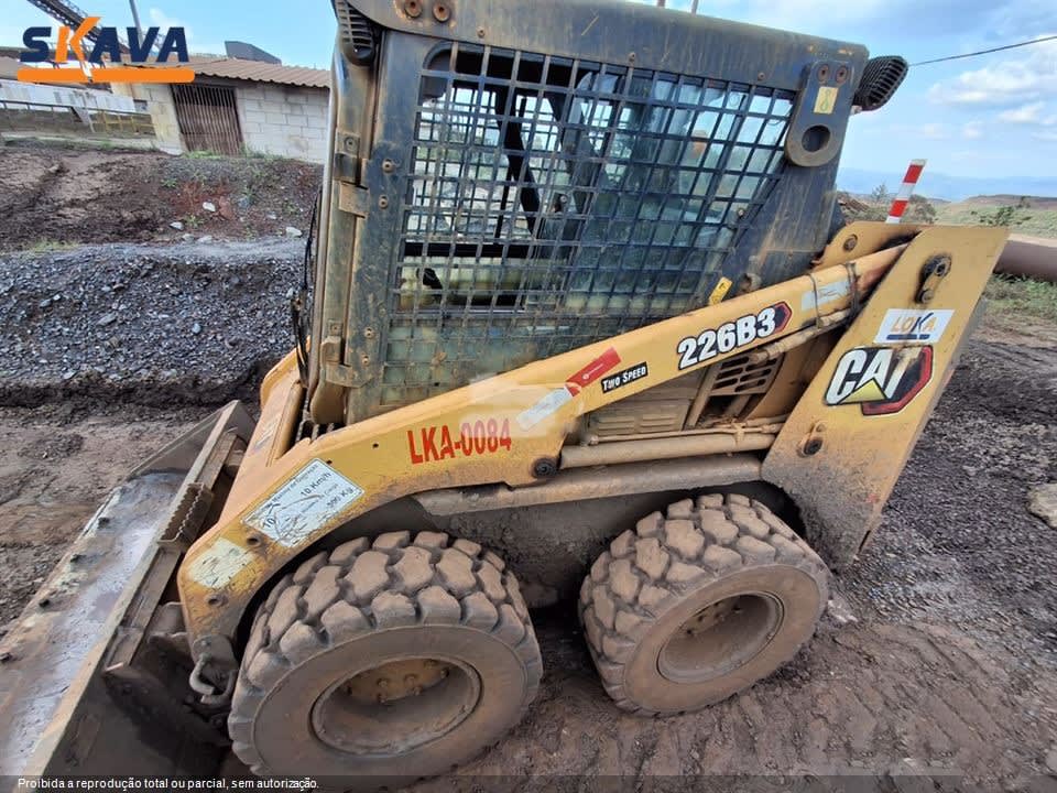 Mini Carregadeira Caterpillar 226B 2020 - foto 1 de 6