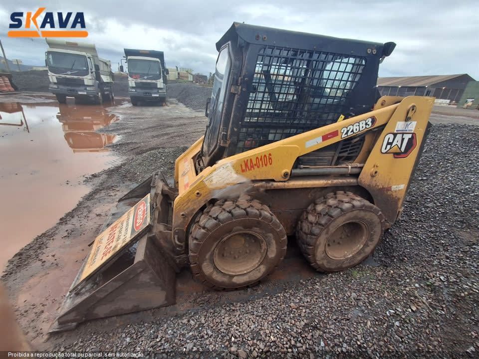 Mini Carregadeira Caterpillar 226B 2021 - foto 1 de 5