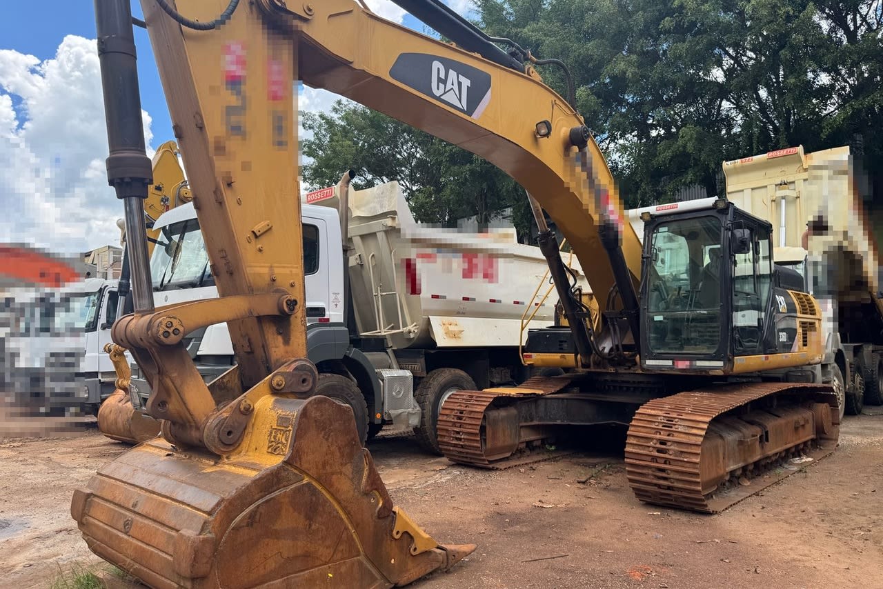 Escavadeira Caterpillar 336D2L 2017 - foto 1 de 6