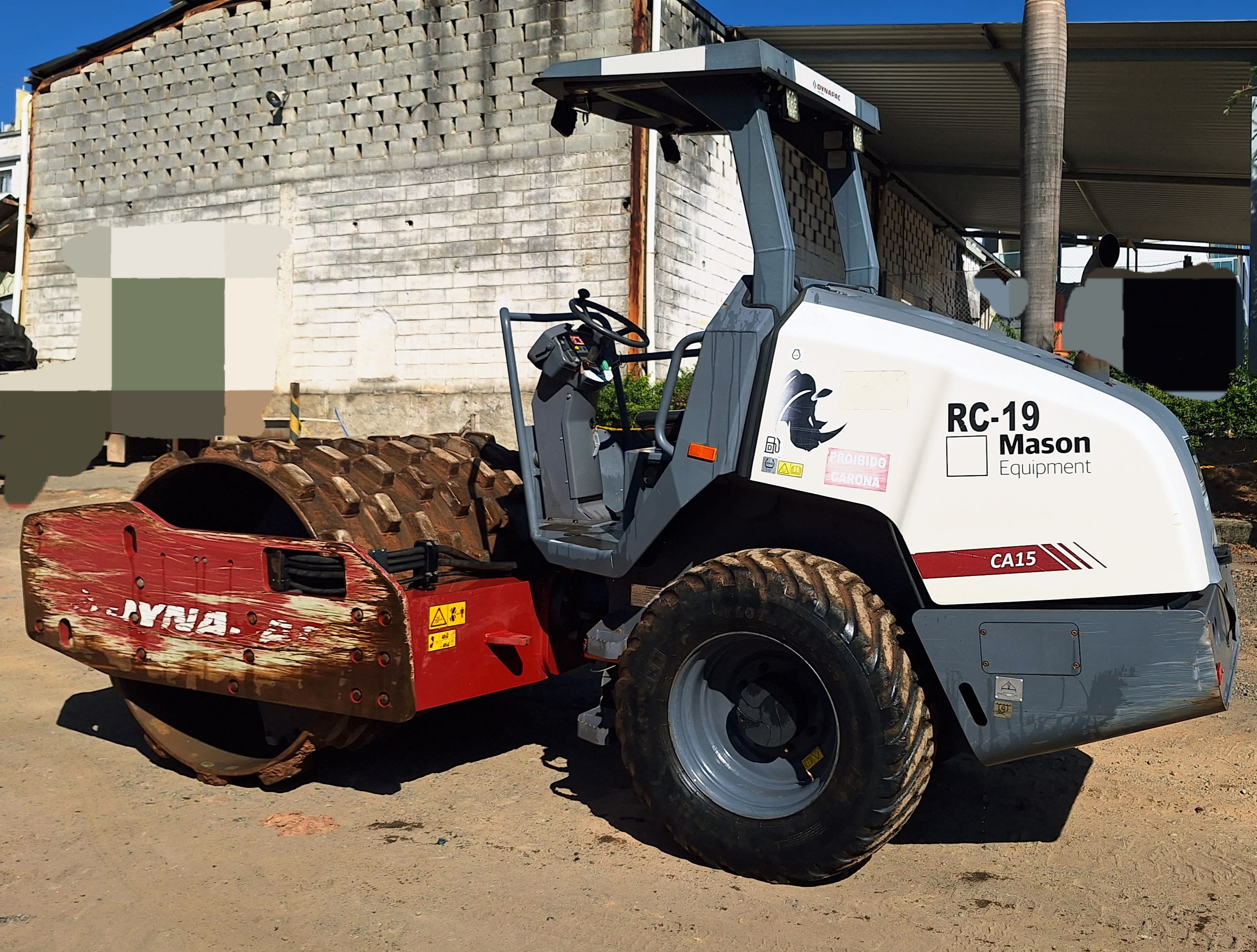 Rolo Compactador de Pneu Dynapac CA150P 2020 - foto 1 de 9