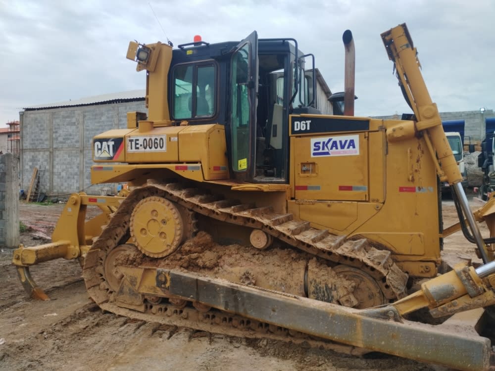Trator de esteira Caterpillar D6T 2018 - foto 1 de 6