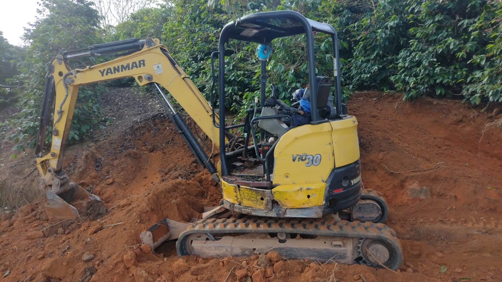 Mini Escavadeira Yanmar Vio30 2018 - foto 1 de 4
