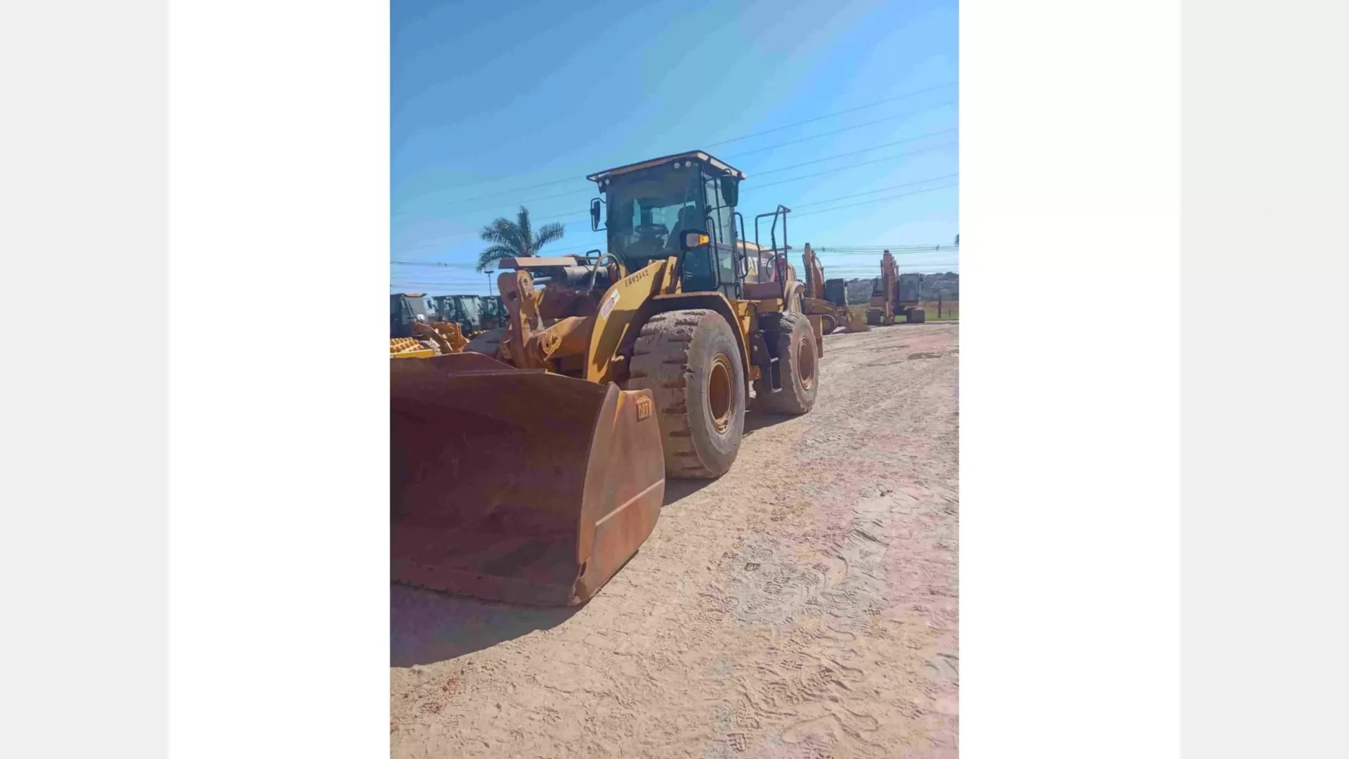 Pá Carregadeira Caterpillar 950L 2019 - foto 1 de 16