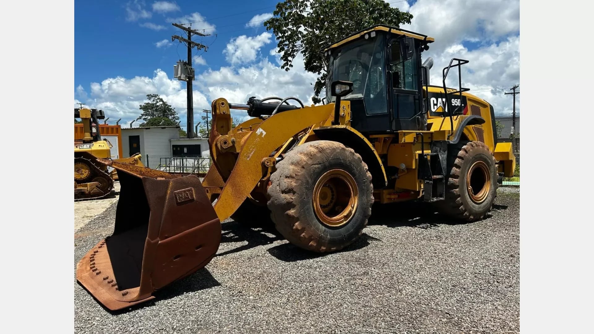 Pá Carregadeira Caterpillar 950L 2019 - foto 1 de 13