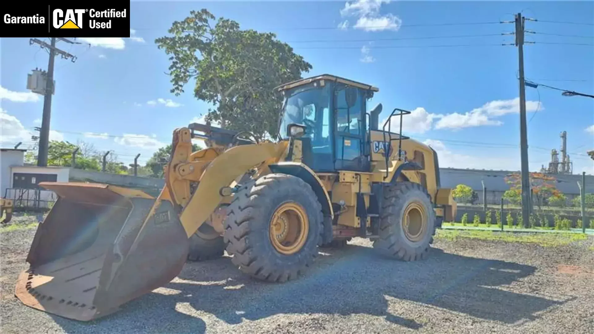 Pá Carregadeira Caterpillar 950L 2020 - foto 1 de 8