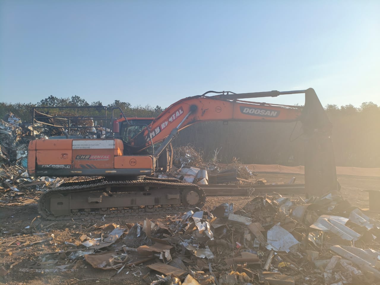 ESCAVADEIRA PARA SUCATAS Doosan DX 225 LC 2019 - foto 1 de 4