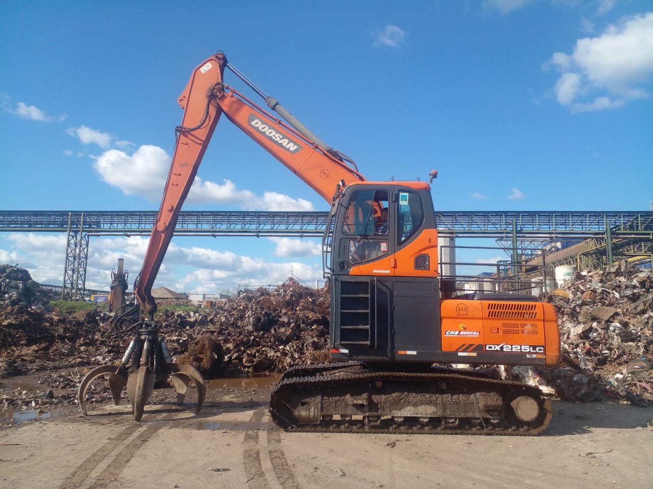 ESCAVADEIRA PARA SUCATAS Doosan DX 225 LC 2018 - foto 1 de 4