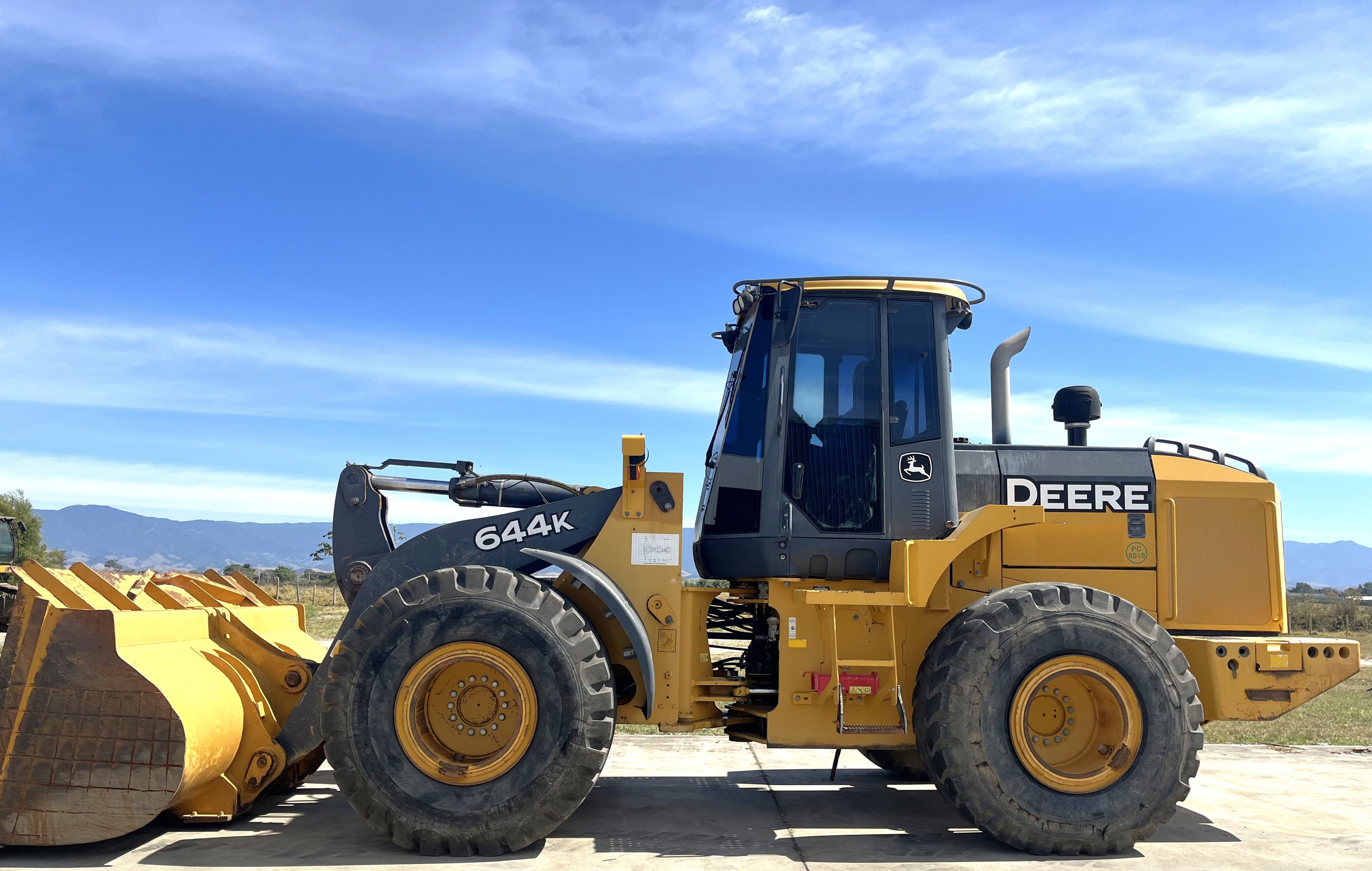 Pá Carregadeira John Deere 644K 2020 - foto 1 de 4